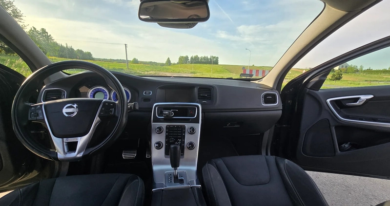 Volvo S60 cena 43900 przebieg: 227000, rok produkcji 2011 z Lublin małe 562